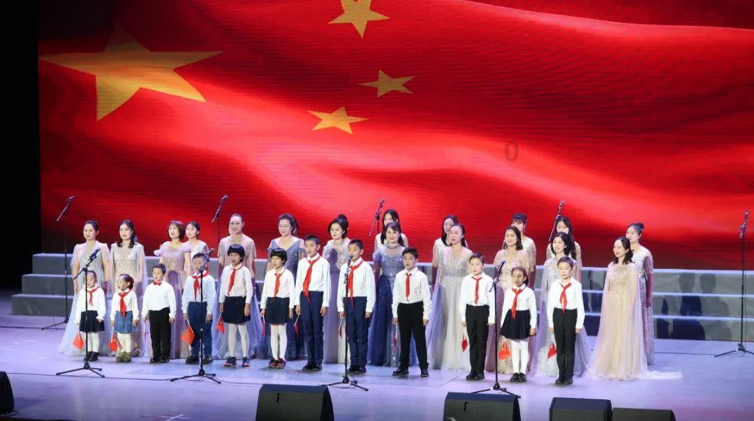 警察战僵尸无敌版
